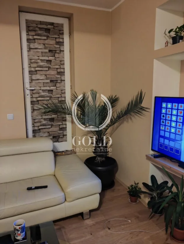 Čajkovskog, Stari Majur, 5+ petosobna, 59 m²
