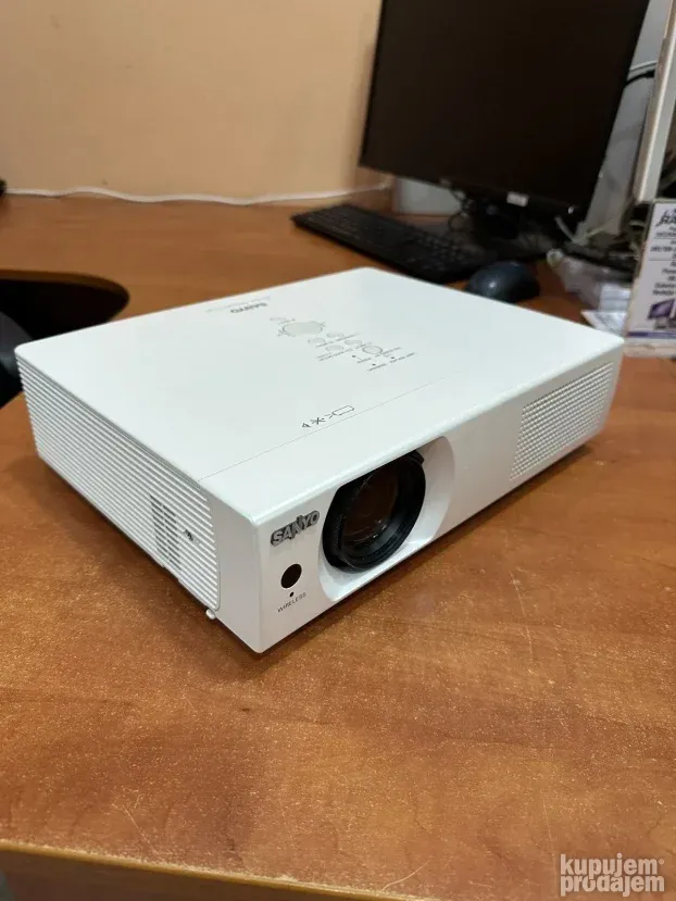 SANYO sa HDMI! Odličan projektor! KupujemProdajem