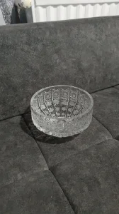 Lepa velika brusena kristalna cinija