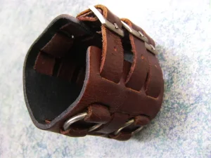 Bajkerska kožna narukvica