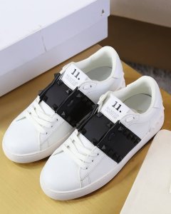 Valentino Rockstud Untitled - model 116