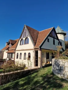 Gornji Milanovac, Rudnik, 5+ petosobna, 178 m²