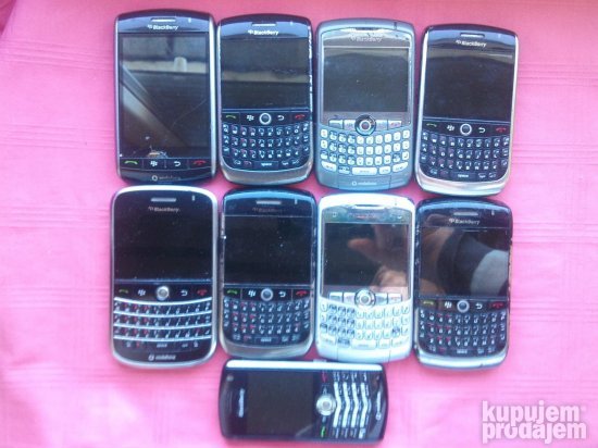 Nekoliko  Blackberry-a.