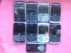 Nekoliko  Blackberry-a.