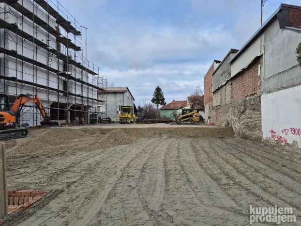 Zuti (prljavi) pesak, Novi Sad