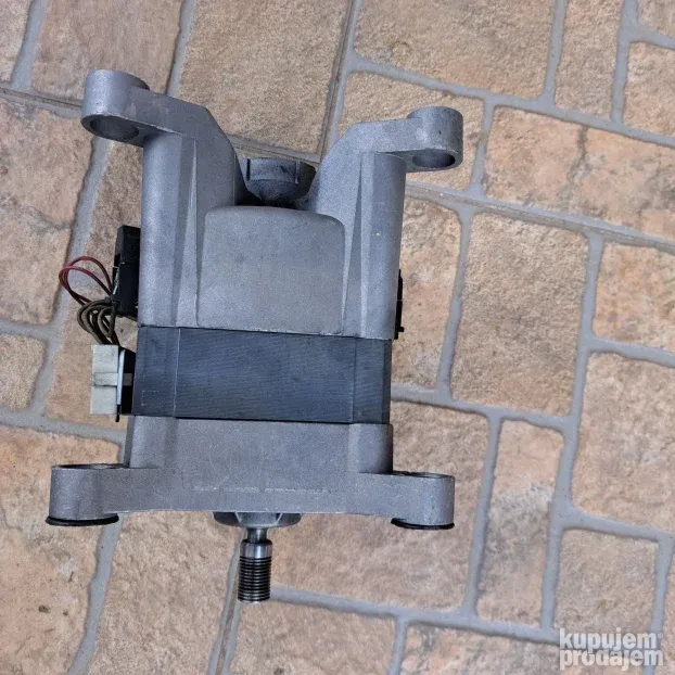 Motor ves masine Indesit widl 106