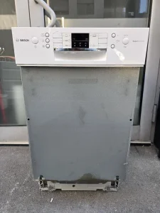 Bosch Masina za Sudove 8 Kompleta