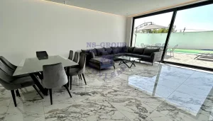 Sremska Kamenica, 4.0 četvorosobna, 180 m²
