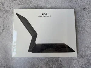 iPad Magic Keyboard 11", novo, nekorisceno