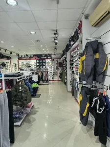 Kompletan inventar za butik