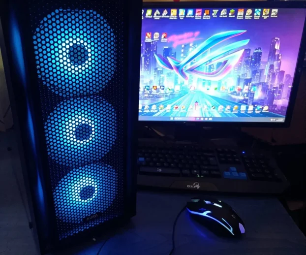 FORTNITE CS2  i5-10400-16GB DDR4-256SSD+1TB+8GB DDR5+ 24'