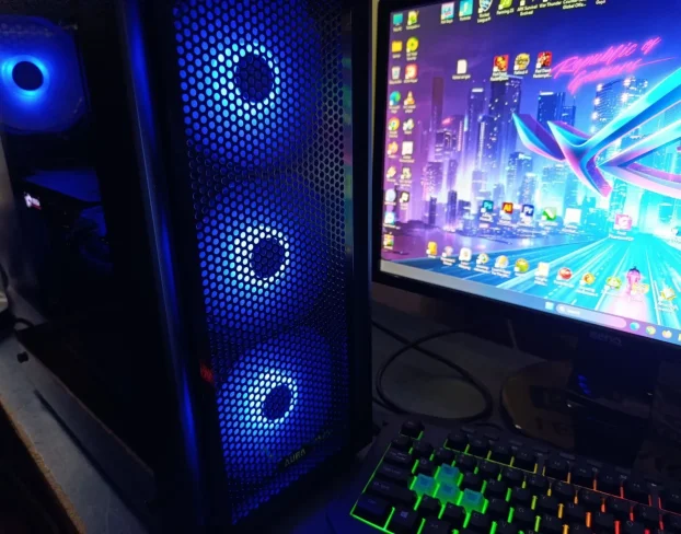 FORTNITE CS2  i5-10400-16GB DDR4-256SSD+1TB+8GB DDR5+ 24'
