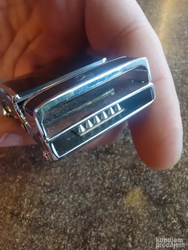 MERCEDES šnala/kopča za kaiš/Original!