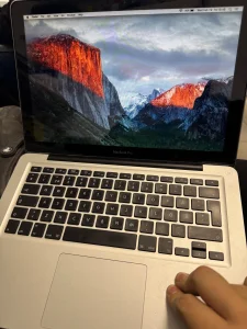 Macbook Pro - Potpuno ispravan