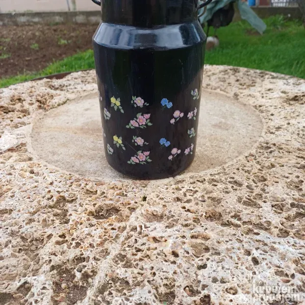 Stara emajlirana kantica za mleko