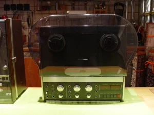 Revox B77 sa haubom i daljincem