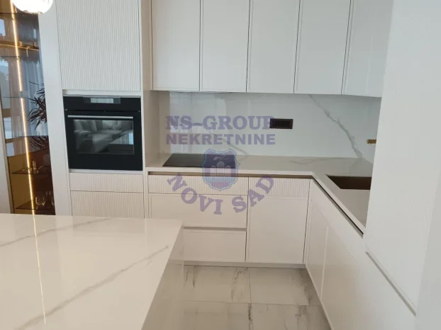 Detelinara, 3.0 trosoban, 82 m²