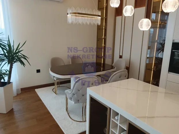 Detelinara, 3.0 trosoban, 82 m²