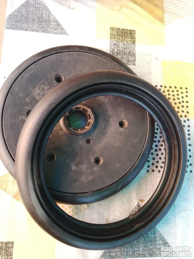 Nagazna guma za žitnu sejalicu