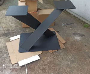 Trpezarijski sto unique structure