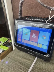 KARAOKE SISTEM Masina za pevanje na touch Uredjaj KARAOKE