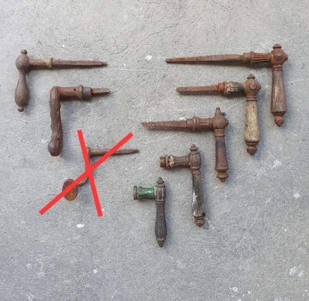 Stare masivne metalne kvake za kapije i vrata