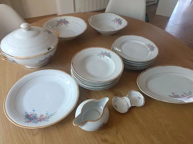 Servis za rucavanje iz 50e godine