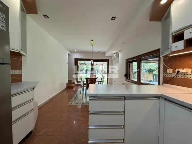 Koste Racina, Dedinje, 5+ petosobna, 150 m²