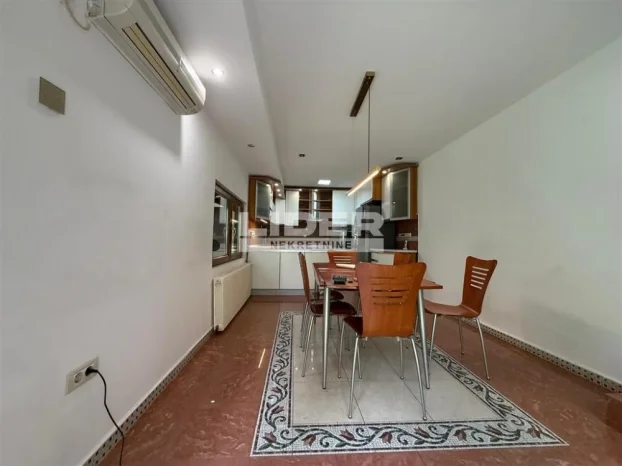 Koste Racina, Dedinje, 5+ petosobna, 150 m²