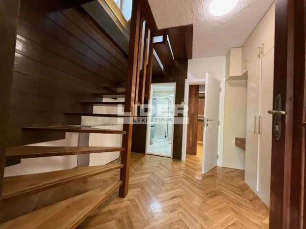 Koste Racina, Dedinje, 5+ petosobna, 150 m²