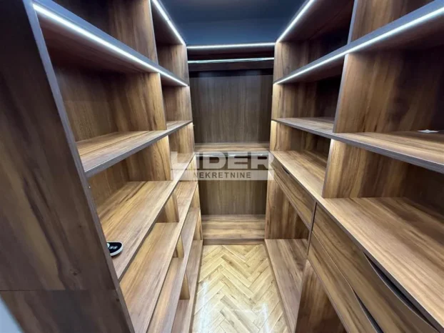 Koste Racina, Dedinje, 5+ petosobna, 150 m²