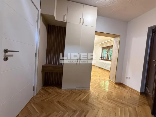 Koste Racina, Dedinje, 5+ petosobna, 150 m²