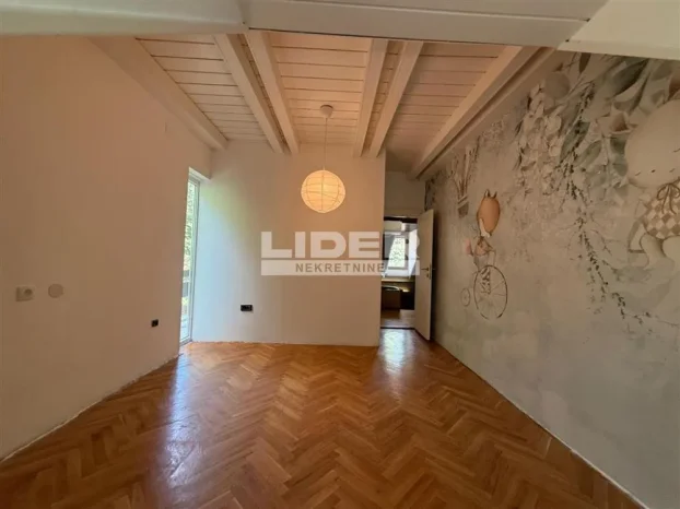 Koste Racina, Dedinje, 5+ petosobna, 150 m²