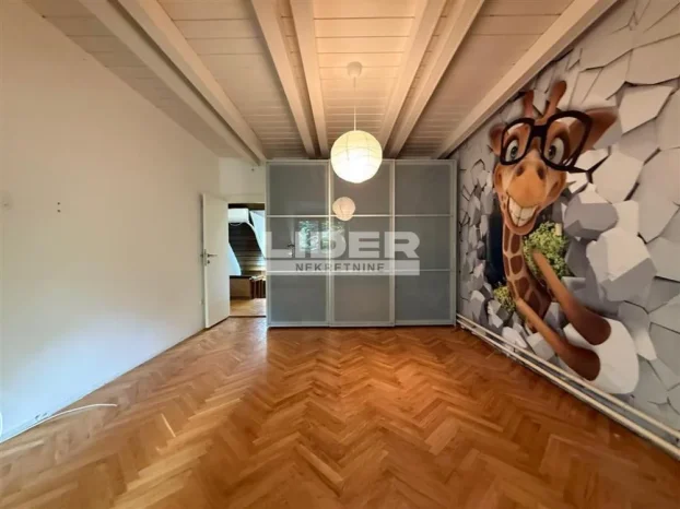 Koste Racina, Dedinje, 5+ petosobna, 150 m²