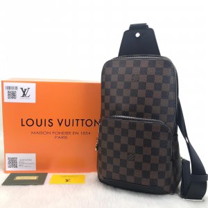 Louis Vuitton Avenue Sling Torba