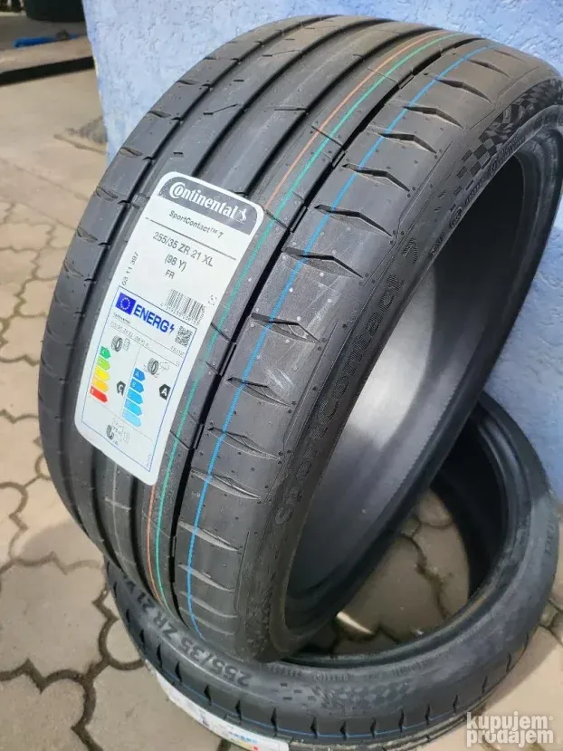 255/35 R21 Continental