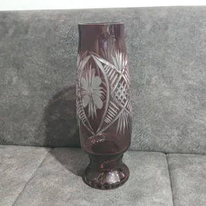 Prelepa bordo brusena vaza