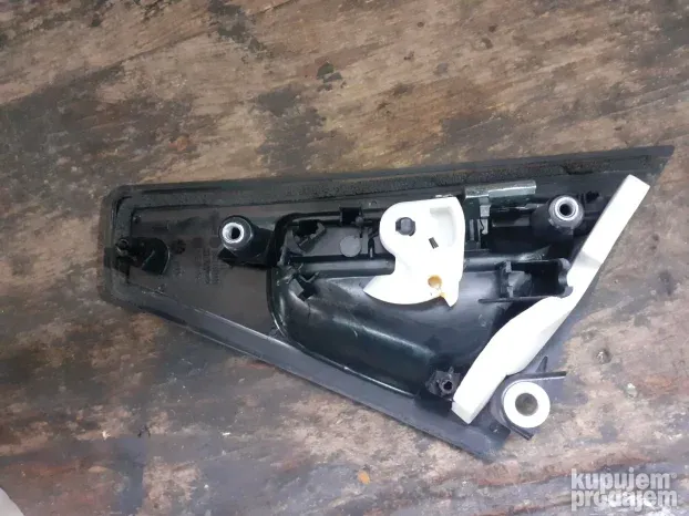 Reno Clio 4 rucica,kvaka zadnjih levih vrata