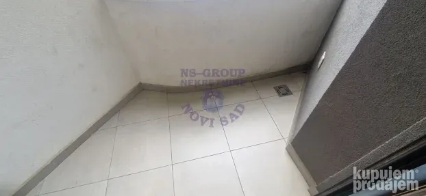 Izdaje se odlična garosnjera na Grbavici. 27m2, nameštena.