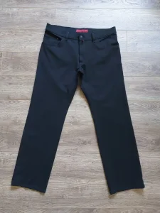 PIERRE CARDIN muške pantalone odlične veličina 36-30