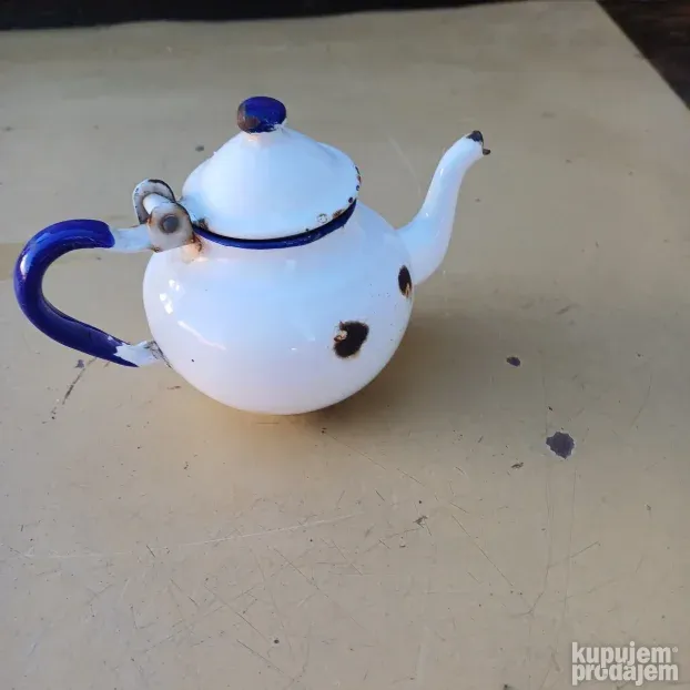 Mali emajlirani čajnik 4