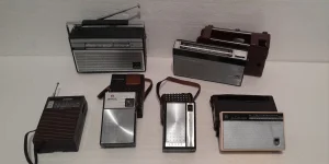 Stari radio aparati tranzistori tranzistor na baterije,32kom