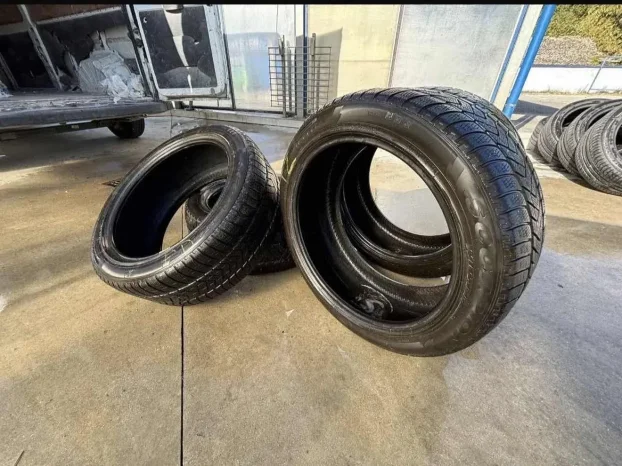 Pirelli Scorpion Zimske 255/45/R20