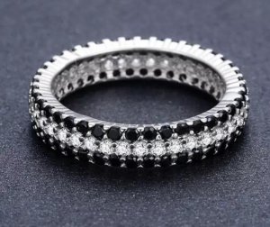 Posrebren prelep prsten 925