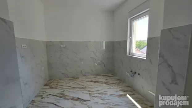 Obrenovac (mesto), 4.0, 97 m²