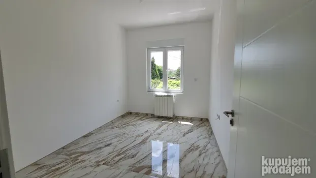 Obrenovac (mesto), 4.0, 97 m²