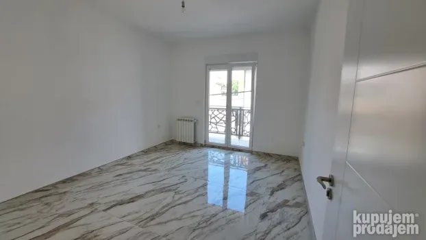 Obrenovac (mesto), 4.0, 97 m²