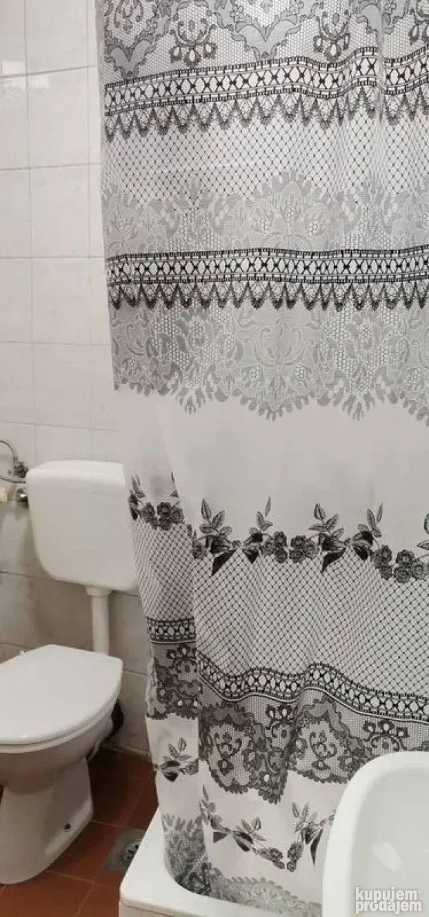 Grbavica, garsonjera, 25m2