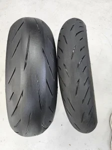 Moto gume bridgestone 180/55/17 120/70/17 god 2023/21