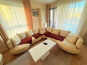 Velika ugaona garnitura od prave kože !